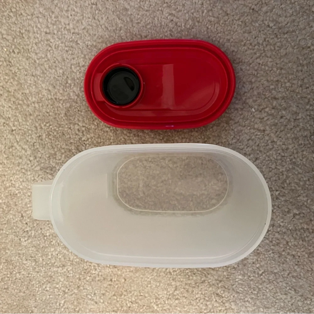 Vintage Tupperware Disney 1 quart slimline pitcher - Picture 8 of 9